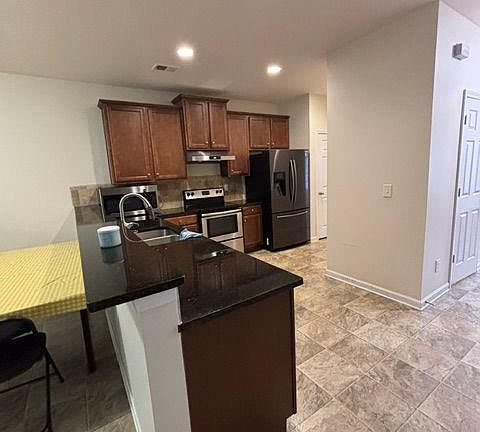4th image of 2570 Trelipe Dr