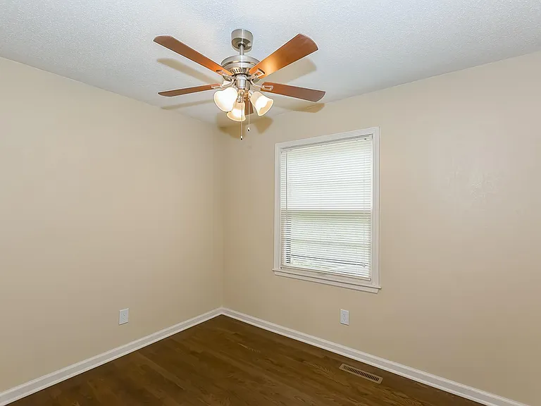 6490 N Delta Ave — Photo 25