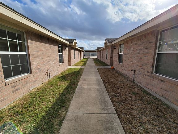 2nd image of 3008 Carson St APT A