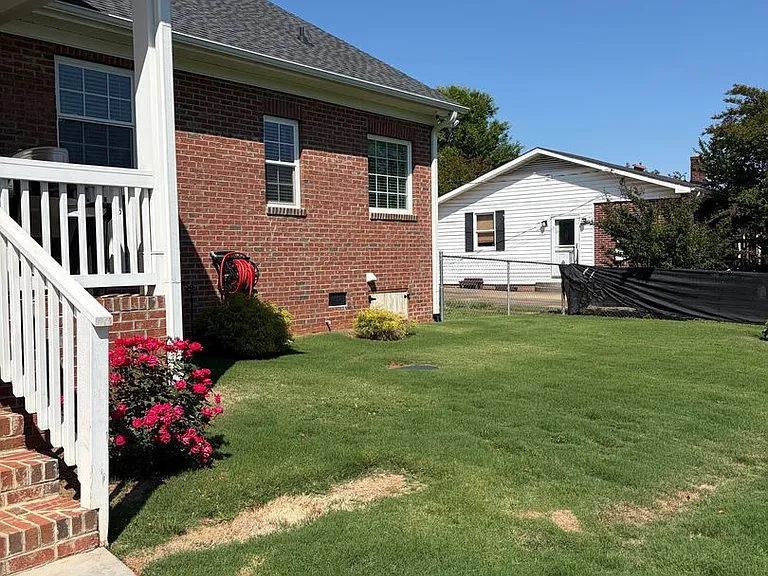 202 Roscoe Dr — Photo 12