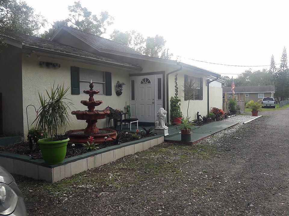 1st image of 2710 Pineview Dr