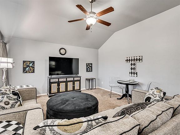4th image of 18620 Ochoa Dr