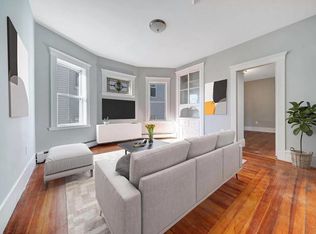 76 Ridgewood St FLOOR 3, Dorchester, MA 02122