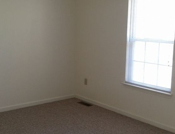 5th image of 655 Stonewall Dr