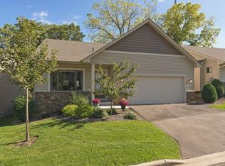 982 Farrell St S, Maplewood, MN 55119