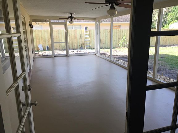 5th image of 4056 Tenita Dr