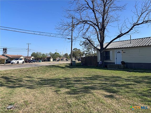 2nd image of 903 Holland Rd