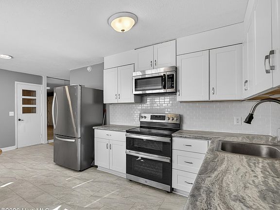 3rd image of 102 Dixie Drive