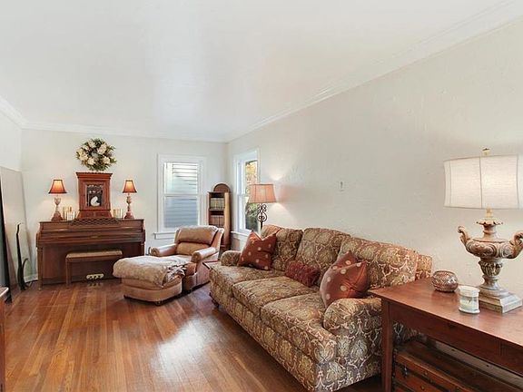 3rd image of 705 W 75th St