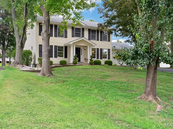 15355 Highcroft Dr, Chesterfield, MO 63017