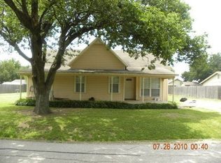 916 Cope St, Midlothian, TX 76065