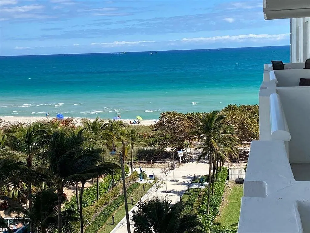 1 bed, 1.0 bath, 905 sqft, $2,500 — Photo 2