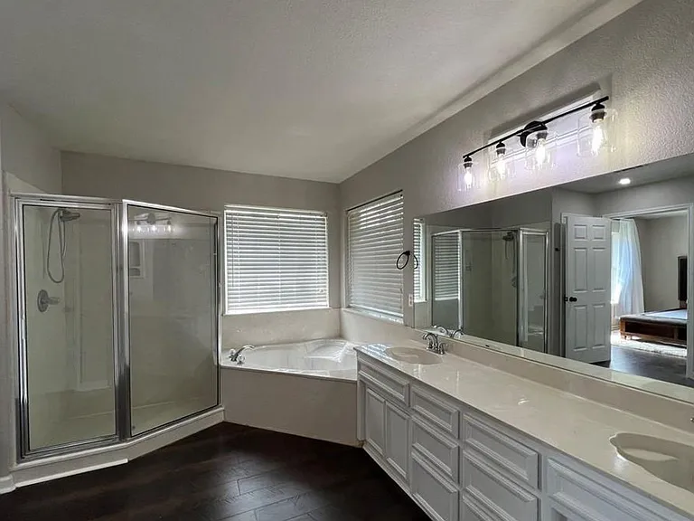2410 Moonstone Dr — Photo 7