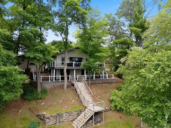 W9430 Schroeder Ln, Crivitz, WI 54114