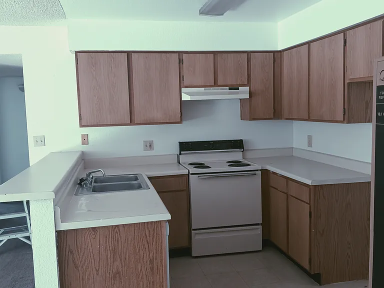 Bayfield Apartments — Photo 10