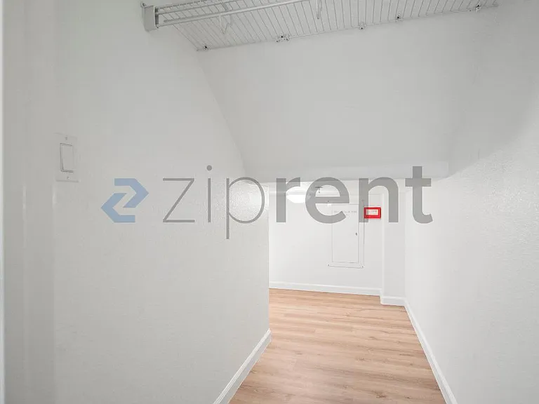 1611 Summer Ln — Photo 31