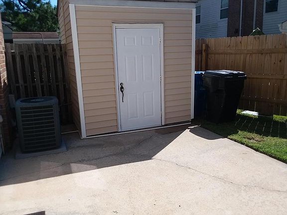 4th image of 1807 Carlton E