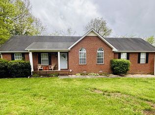 125 Honeysuckle Dr, White House, TN 37188
