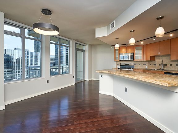 Kitchen & Balcony