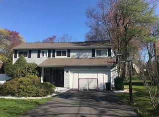 34 Dora Ln, New Rochelle, NY 10804