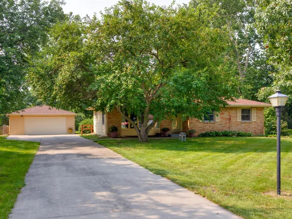204 E Madison Dr, Polk City, IA 50226