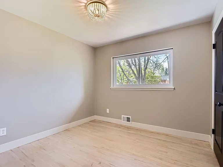 3576 S Holly St — Photo 6