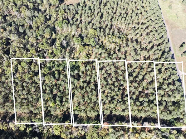 2 Miramar Rd, Spooner, WI 54801
