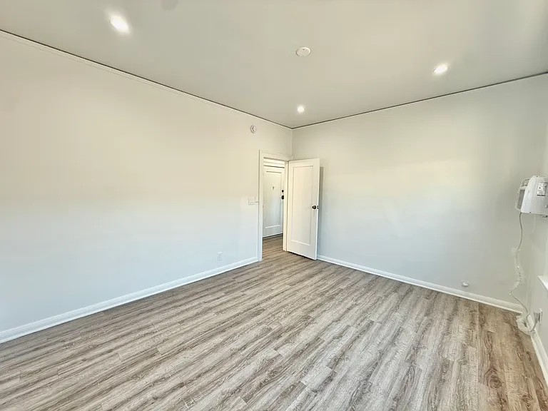 234 S Kenmore Ave #206 — Photo 8