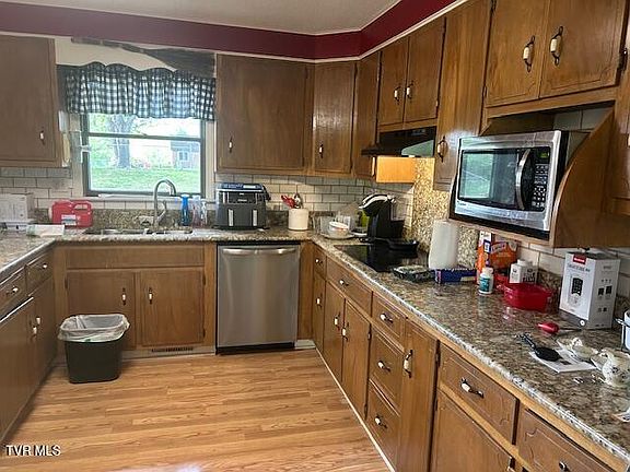2nd image of 164 Woodstock Ln