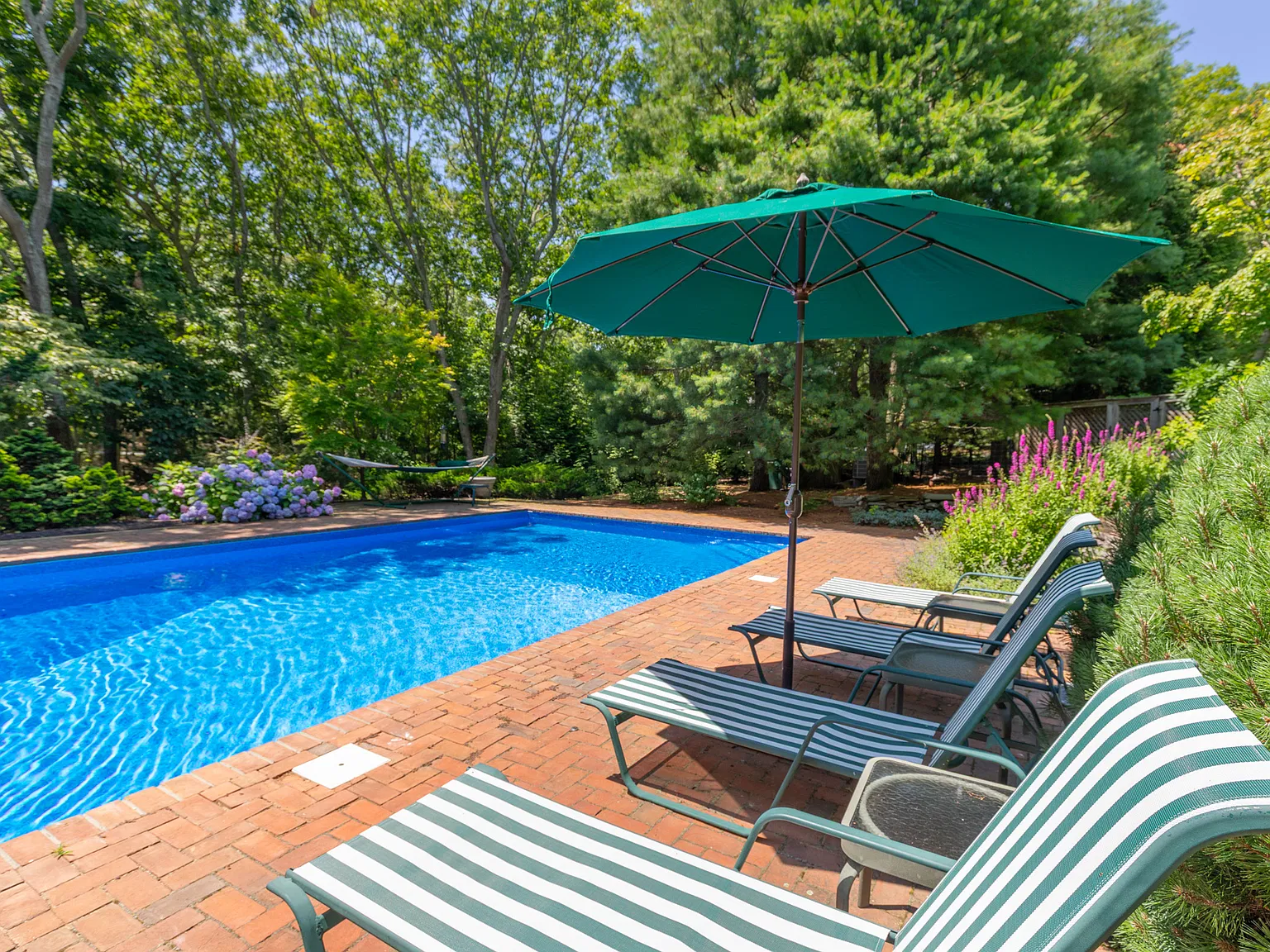 East Hampton Home Close to Bay and Ocean Beaches! — Photo 4