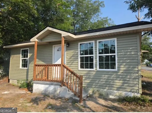 202 Barton Dr, Dublin, GA 31021