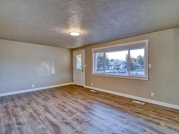 5th image of 272 N Center St