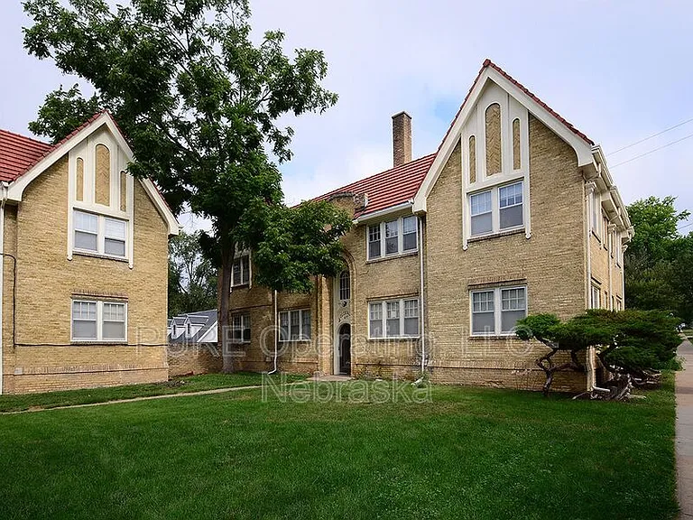 406 N 49th St #5 — Photo 3