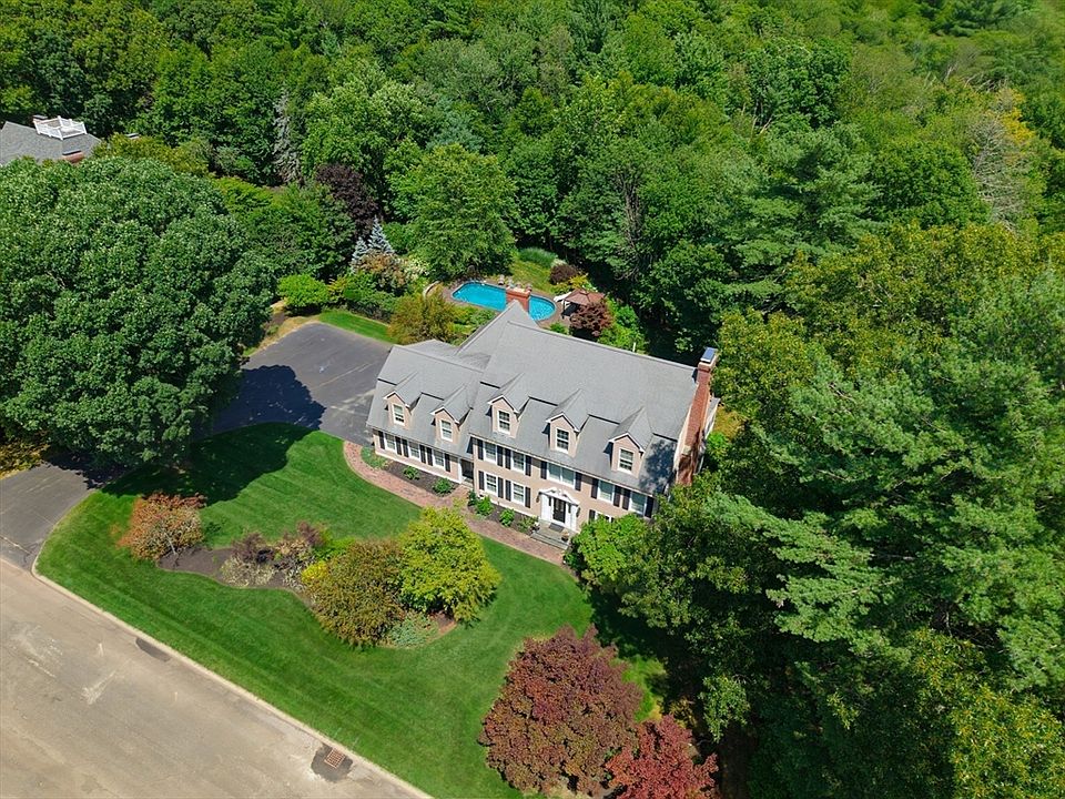 1st image of 25 Erin Way