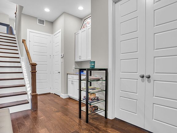 5th image of 1362 Arch Pl