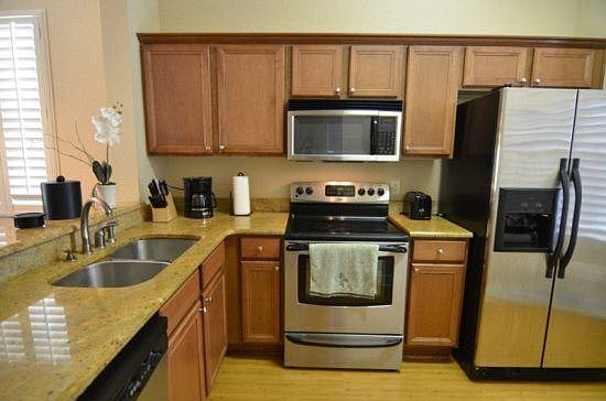 RP4T3459CA-kitchen-area