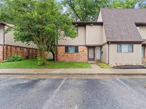 1039 Willow Green Dr, Newport News, VA 23602