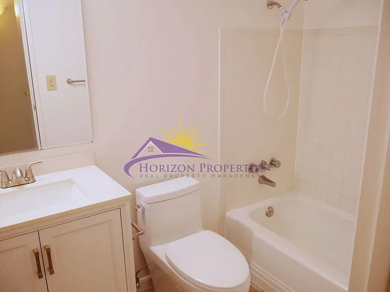 6986 Greenbrook Cir — Photo 15
