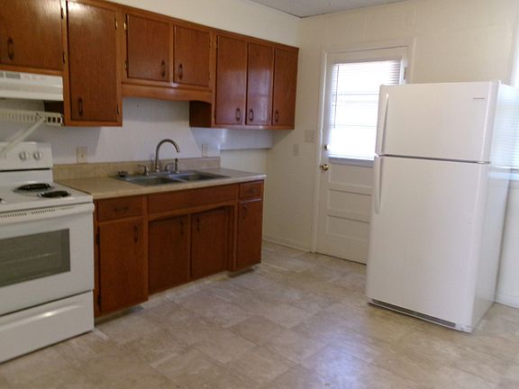 4th image of 607 Moody Ct #B