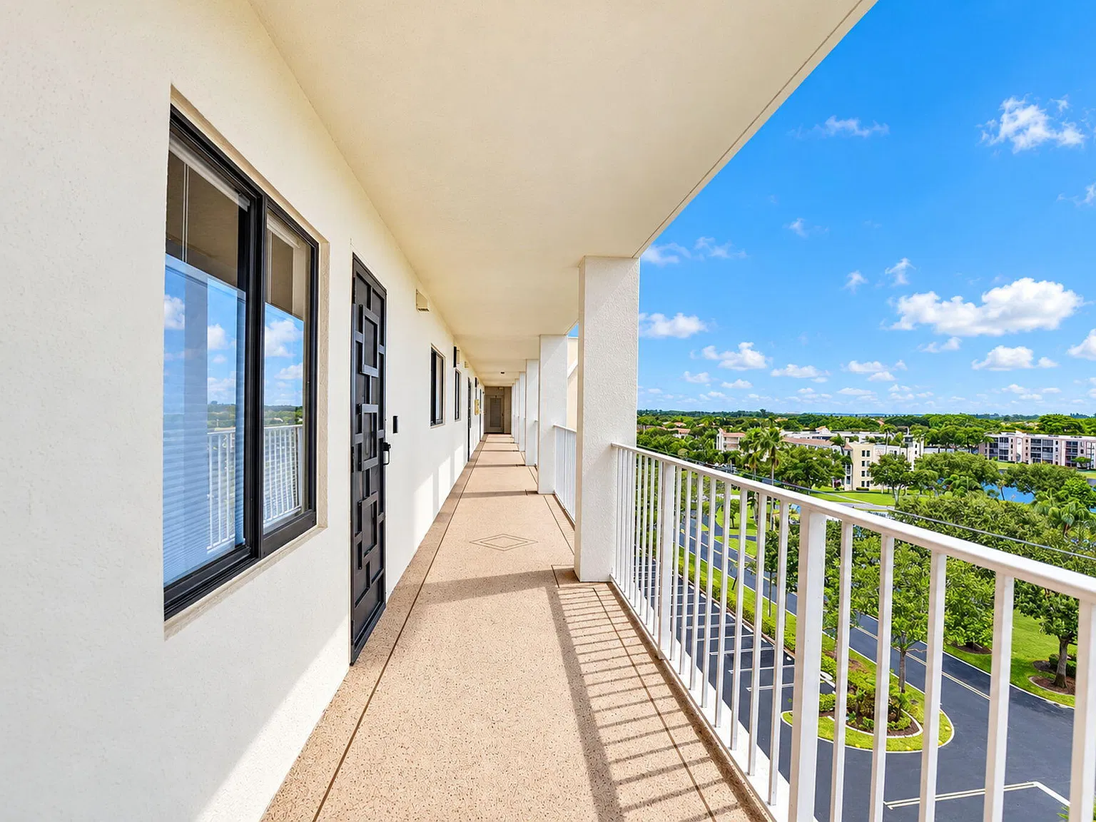2 bed, 2.0 bath, 1230 sqft, $3,500 — Photo 2