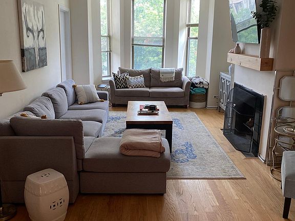 2nd image of 1950 N Lincoln Ave APT 3