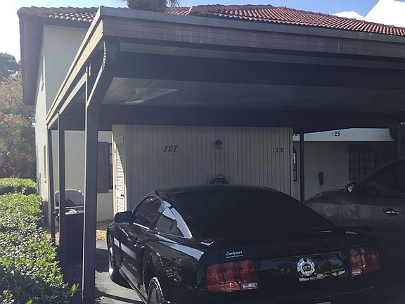 2nd image of 127 Pine Hollow Dr #127