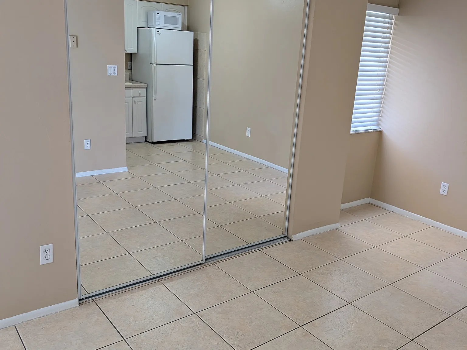 2 bed, 757 sqft, $1,600 — Photo 2