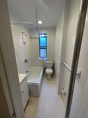 Rented by PMG Real Estate  | media 4
