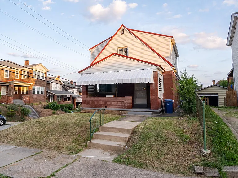 448 Eureka St — Photo 24
