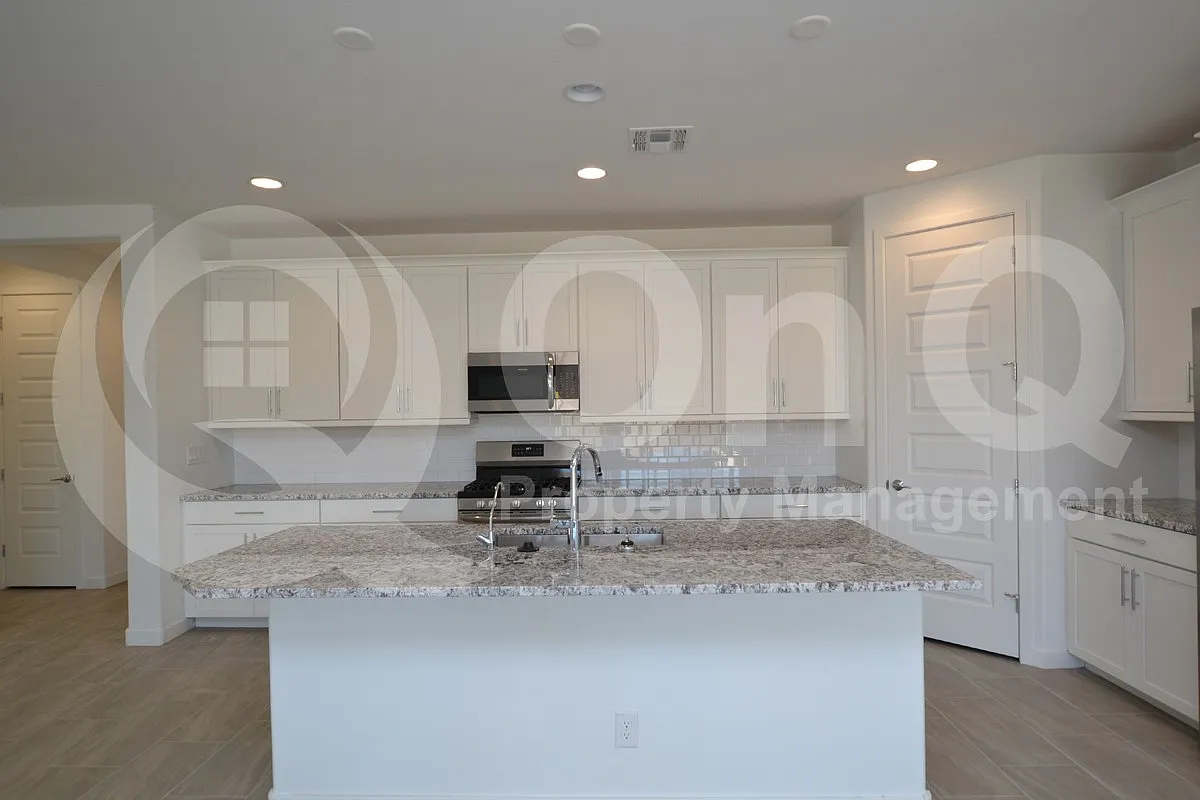 Building Photo - 9326 W Heatherbrae Dr