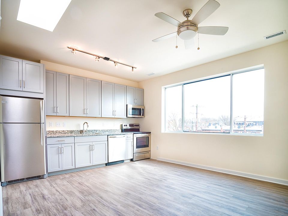 1st image of 1312 Bainbridge St #204