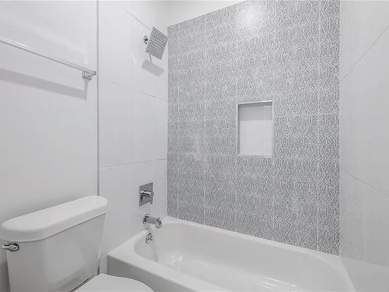 908 Poplar St #105 — Photo 11