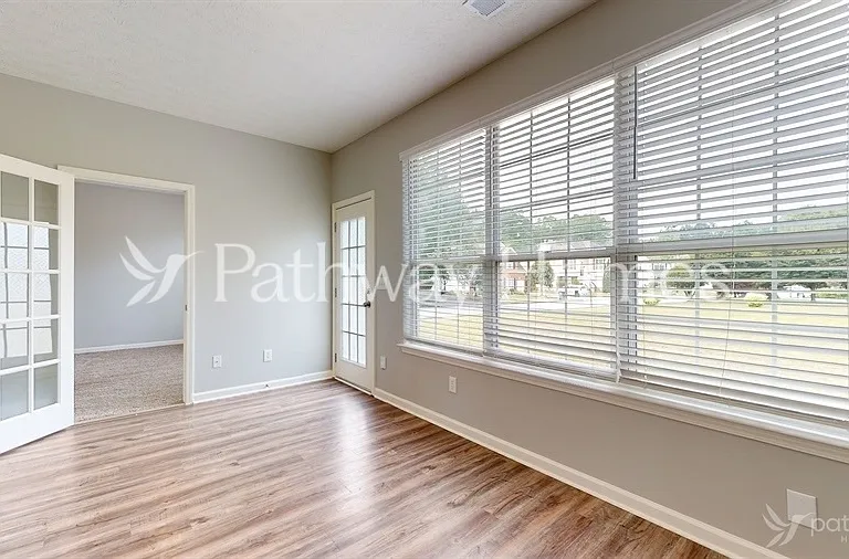 8401 Somerton Cir — Photo 11