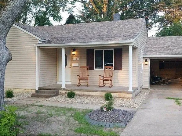12 Park Ln, Centralia, IL 62801